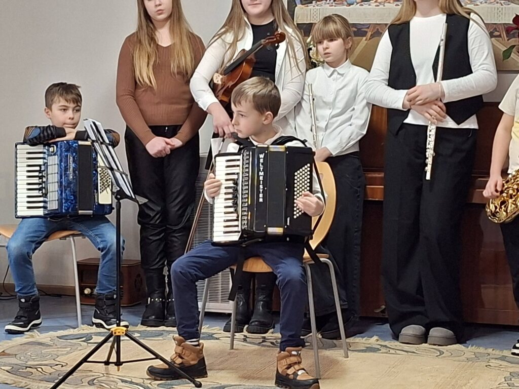 Wystep uczniow ze Szkoly Muzycznej